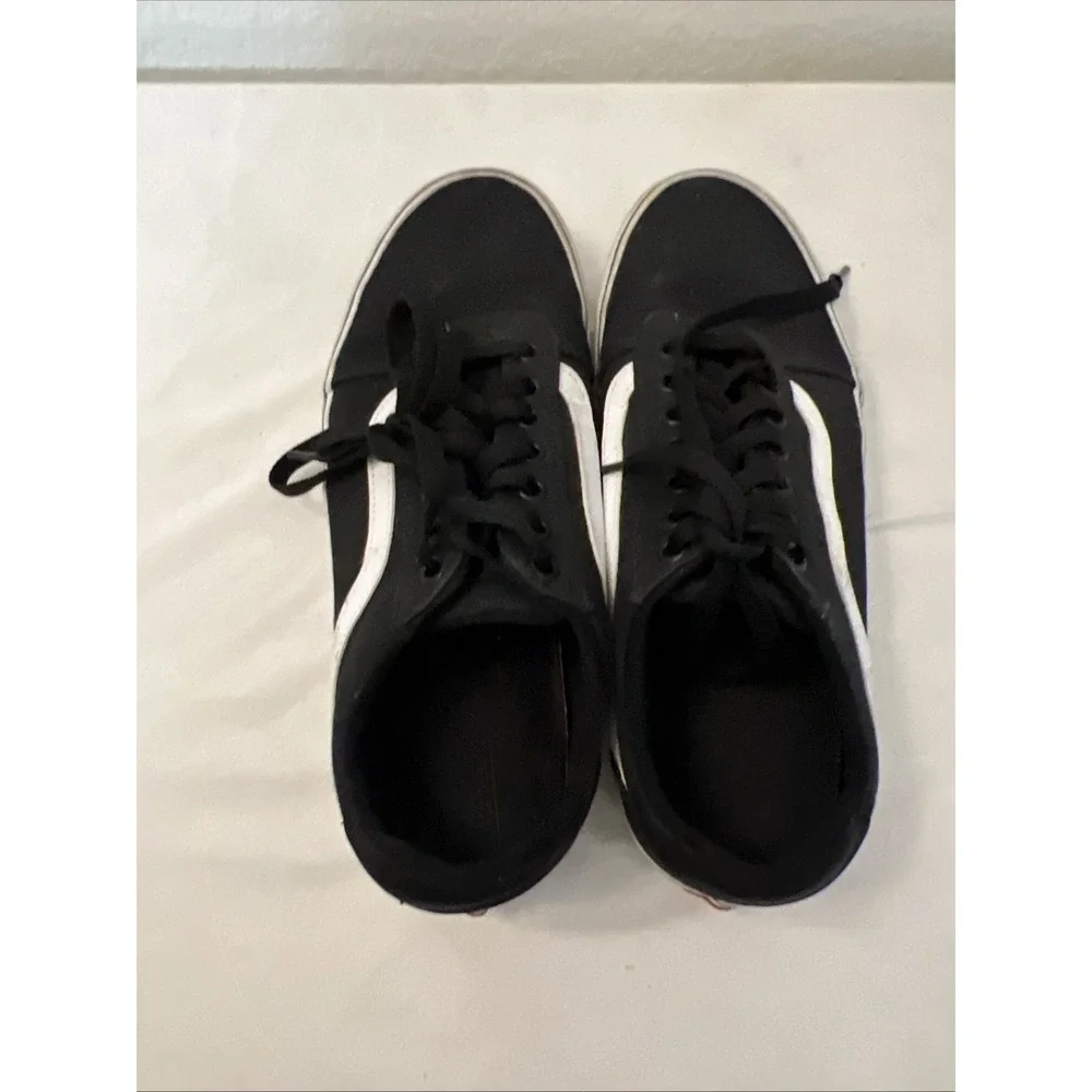 Vans old school two toned black and white sneakers Men 9 Women 10.5‎